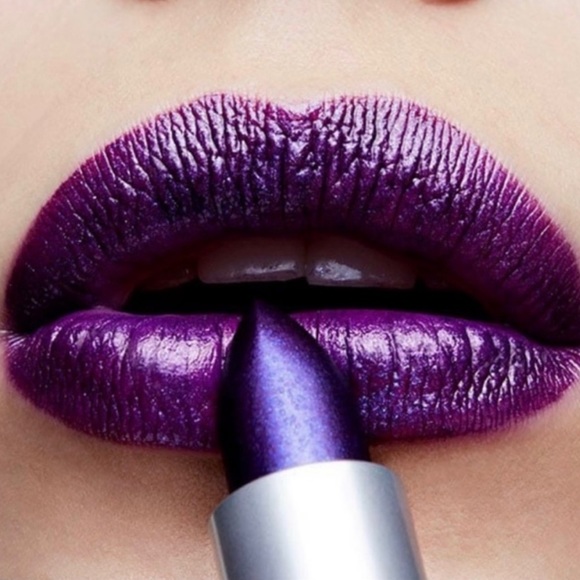 🥰🥰MAC Frost Lipstick 321- Model Behavior🥰🥰 - Picture 3 of 5